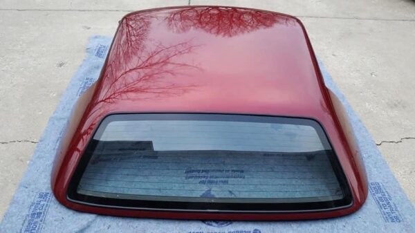 Corvette c4 hardtop Color is a shade of maroon - Image 5
