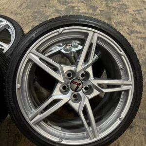 All wheels are in like new condition