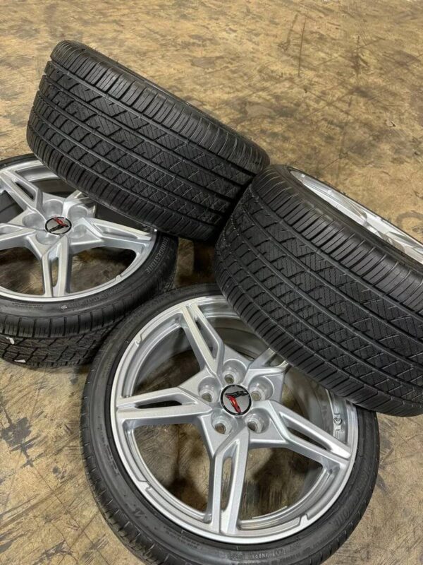 All wheels are in like new condition - Image 4