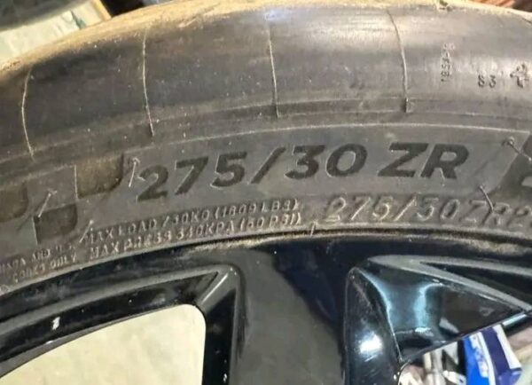 Corvette C8 Z06 wheels and tires. Same size as factory - Image 2