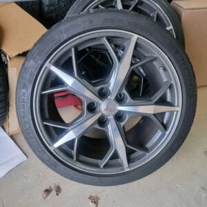 One Trident wheel with Michelin