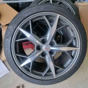 One Trident wheel with Michelin