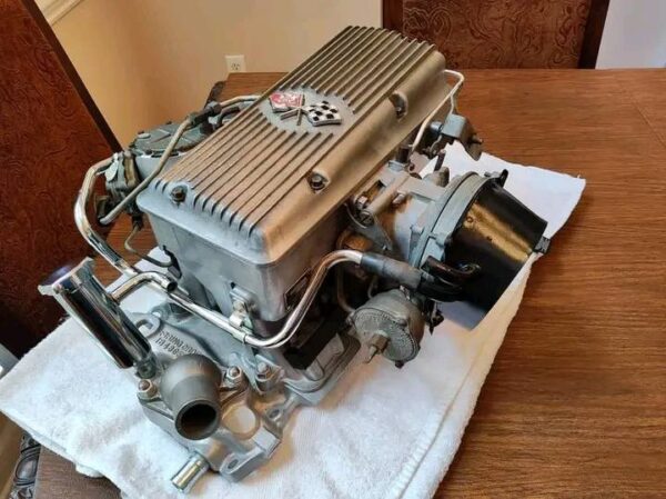 63 corvette fuel injection unit. great condition - Image 4