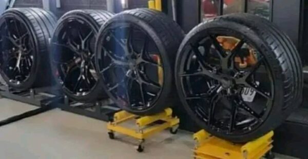 BRAND NEW WHEELS AND TIRES. - Image 2