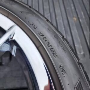 Corvette spyder wheels with tires