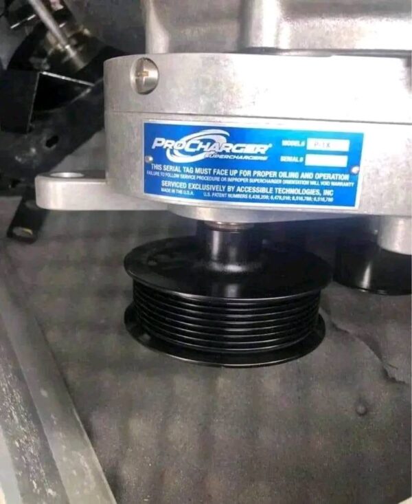 Used like new c7 supercharger kit. - Image 6