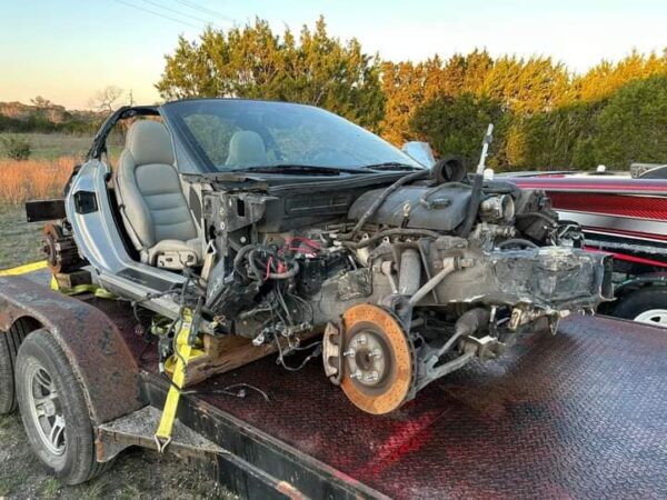 I have parts off of a White 2000 C5 and Gray 2007 C6 Corvette - Image 3