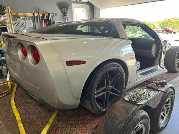I have parts off of a White 2000 C5 and Gray 2007 C6 Corvette - Image 8