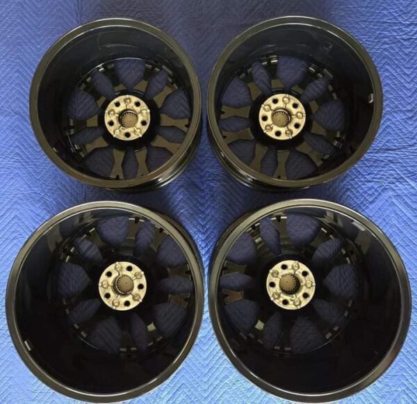 of 2023 Chevy Corvette C8 Z51 Stingray OEM 19/20" 70th Anniversary Edition forged alloy wheels with center caps - Image 2