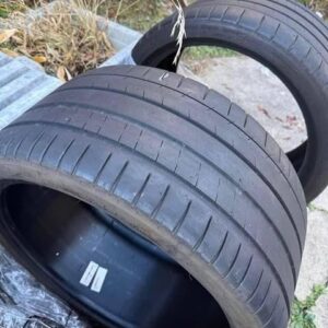Selling my set of michelin pilot super sport Run flat tires Off of my c7